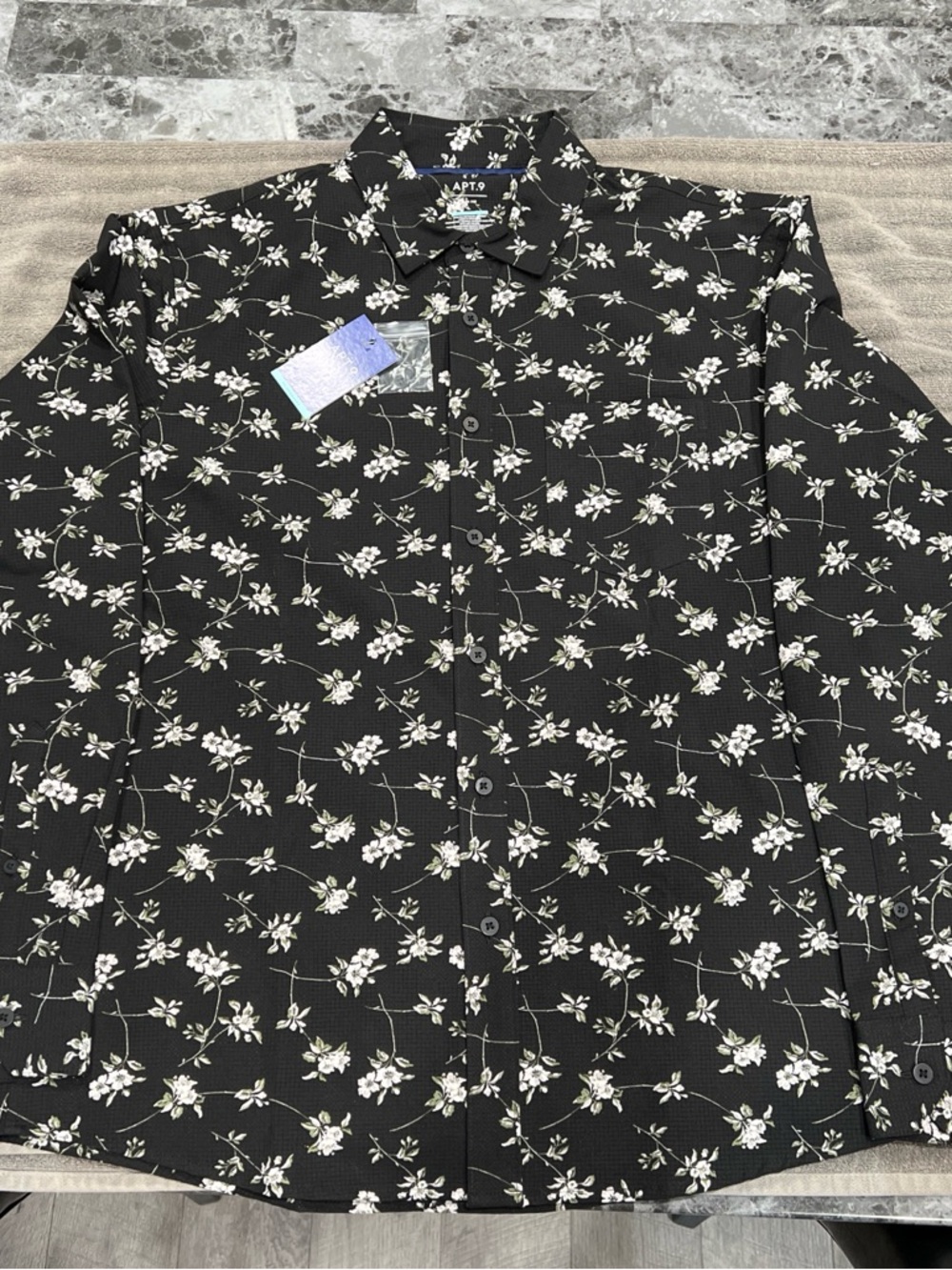 Men’s slim fit dress shirt